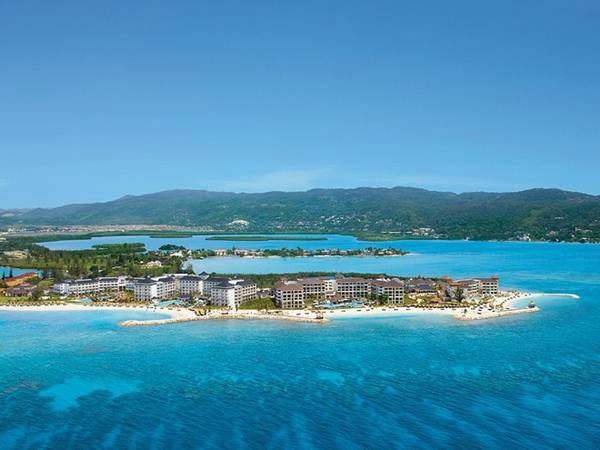 <strong>2. Secrets St. James, vịnh Montego, Jamaica: </strong>Khu nghỉ dưỡng sang trọng nằm trên bán đảo biệt lập này là một trong những lựa chọn chỉ dành riêng cho người lớn ở vịnh Montego. Secrets St. James có 7 nhà hàng, 7 quán bar, một khu spa rộng và những khu giải trí khác như rạp chiếu phim, trung tâm lặn biển, khu mua sắm, sòng bạc… <strong>2. Secrets St. James, vịnh Montego, Jamaica: </strong>Khu nghỉ dưỡng sang trọng nằm trên bán đảo biệt lập này là một trong những lựa chọn chỉ dành riêng cho người lớn ở vịnh Montego. Secrets St. James có 7 nhà hàng, 7 quán bar, một khu spa rộng và những khu giải trí khác như rạp chiếu phim, trung tâm lặn biển, khu mua sắm, sòng bạc…