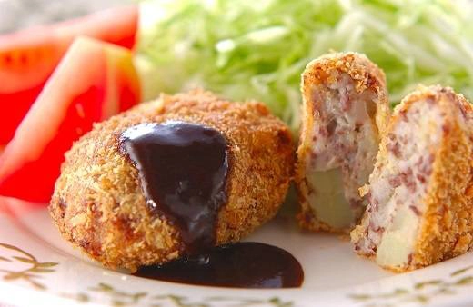 Beef Korokke - bánh khoai tây thịt bò Beef Korokke - bánh khoai tây thịt bò