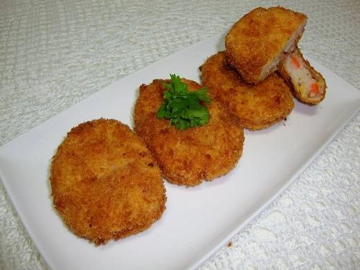 Nếu bạn không thích mùi vị thịt bò thì đã có ngay vị Chicken curry, sẽ không lo bị ngán nhé.