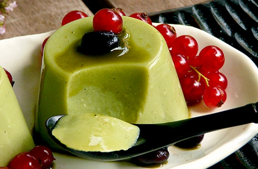 Món pudding sẽ dễ dàng “chinh phục” được bạn ngay từ muỗng đầu tiên. Món pudding sẽ dễ dàng “chinh phục” được bạn ngay từ muỗng đầu tiên.