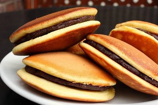 Dorayaki chính là chiếc bánh rán lừng danh mà mèo máy Doraemon mê mẩn. Dorayaki chính là chiếc bánh rán lừng danh mà mèo máy Doraemon mê mẩn.