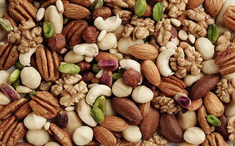 Sử dụng quả hạch là một trong các cách bổ sung vitamin k
