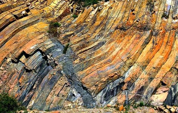 Đập nước trên đảo High Island: Đây là nơi mà bạn vừa có thể thoải mái tản bộ mà vẫn có thể chụp được những bức hình tuyệt đẹp của bờ biển và những dãy núi đá tại đây. Bạn cũng không nên bỏ lỡ cột đá chồng hình lục giác. Để đến đây, bạn hãy bắt taxi từ thị trấn Sai Kung. Đập nước trên đảo High Island: Đây là nơi mà bạn vừa có thể thoải mái tản bộ mà vẫn có thể chụp được những bức hình tuyệt đẹp của bờ biển và những dãy núi đá tại đây. Bạn cũng không nên bỏ lỡ cột đá chồng hình lục giác. Để đến đây, bạn hãy bắt taxi từ thị trấn Sai Kung.