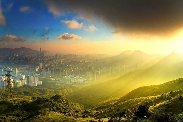 Núi Sư Tử: Đây là một địa danh không thể tuyệt vời hơn dành cho những ai ưa thích ngắm nhìn cảnh đẹp và chụp hình Với những thảm cỏ xanh nằm dưới chân đồi, đây là một nơi vô cùng lãng mạn khi bạn đi chung cùng với người bạn đời của mình. Để đến đây, hãy đi tàu cao tốc đến ga Diamond Hill rồi sau đó đi đến đường Sha Tin và ở đây bạn sẽ thấy một con đường mòn. Núi Sư Tử: Đây là một địa danh không thể tuyệt vời hơn dành cho những ai ưa thích ngắm nhìn cảnh đẹp và chụp hình Với những thảm cỏ xanh nằm dưới chân đồi, đây là một nơi vô cùng lãng mạn khi bạn đi chung cùng với người bạn đời của mình. Để đến đây, hãy đi tàu cao tốc đến ga Diamond Hill rồi sau đó đi đến đường Sha Tin và ở đây bạn sẽ thấy một con đường mòn.