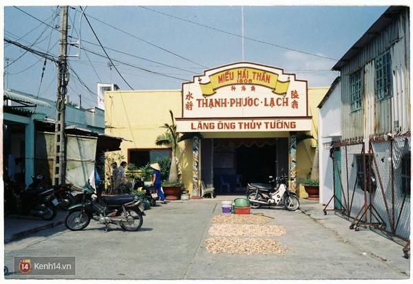 Chạy hết con đường Duyên Hải, ở cuối đường sẽ là Lăng ông Thủy Tướng. Ảnh: Kenh14 Chạy hết con đường Duyên Hải, ở cuối đường sẽ là Lăng ông Thủy Tướng. Ảnh: Kenh14