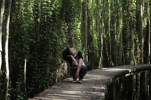 Làng nổi Tân Lập, Long An: Làng nổi Tân Lập hay còn gọi là rừng tràm Tân Lập, thuộc huyện Mộc Hóa, tỉnh Long An, cách trung tâm TP.HCM chừng 100 km. Đây là một địa chỉ khá mới trên bản đồ du lịch, nhưng lại khá lôi cuốn du khách bởi họ đến đây để tìm cảm giác thư thái, đắm mình giữa thiên nhiên rừng tràm xanh ngắt cũng như trút bỏ những gánh nặng của cuộc sống nơi thành thị xô bồ. Ảnh: Kim Lộc Làng nổi Tân Lập, Long An: Làng nổi Tân Lập hay còn gọi là rừng tràm Tân Lập, thuộc huyện Mộc Hóa, tỉnh Long An, cách trung tâm TP.HCM chừng 100 km. Đây là một địa chỉ khá mới trên bản đồ du lịch, nhưng lại khá lôi cuốn du khách bởi họ đến đây để tìm cảm giác thư thái, đắm mình giữa thiên nhiên rừng tràm xanh ngắt cũng như trút bỏ những gánh nặng của cuộc sống nơi thành thị xô bồ. Ảnh: Kim Lộc