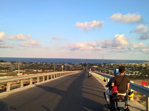 Đường vào làng chài Sơn Hải. Ảnh: Tiểu Duy Đường vào làng chài Sơn Hải. Ảnh: Tiểu Duy