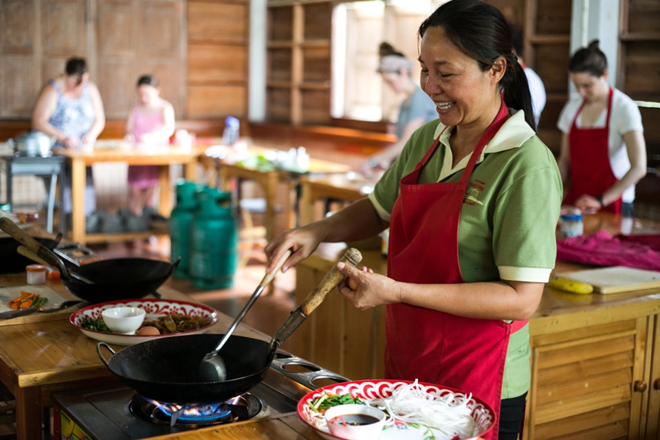 Học kỹ năng mới: Việc là người ưa học hỏi, Chiang Mai là điểm đến lý tưởng cho bạn. Thành phố có nhiều khóa học hấp dẫn và hợp túi tiền như nấu ăn, massage, thiền hay boxing. Bạn cũng có nhiều cơ hội để thử trở thành thợ làm trang sức, dệt lụa hay hướng dẫn yoga. Ảnh: Adventure Travel.