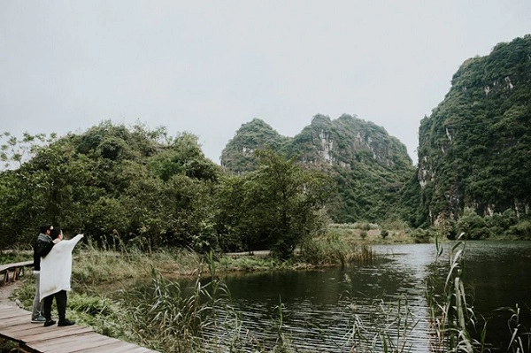 adrian-anh-tuan-va-son-doan-phai-long-ve-dep-ninh-binh-mua-dong-ivivu-17