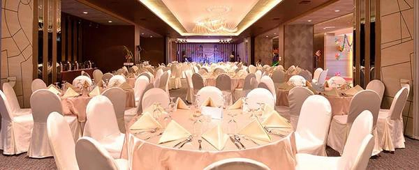 Khách sạn có nhiều loại phòng họp tùy vào nhu cầu khác nhau của du khách. Ảnh: lumpini.aetashotels.com