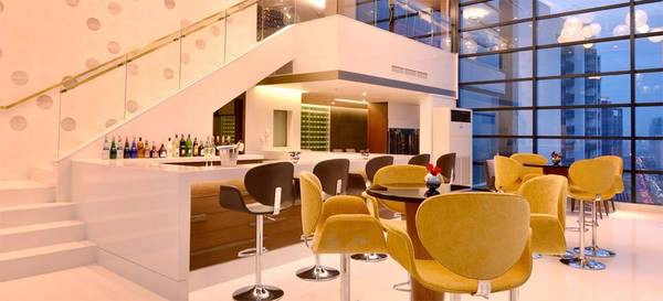 Khu vực quầy bar. Ảnh: lumpini.aetashotels.com