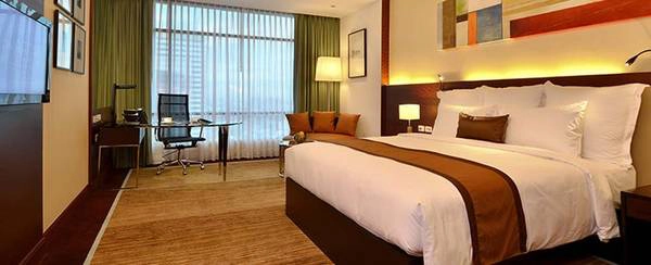 Phòng Deluxe. Ảnh: lumpini.aetashotels.com