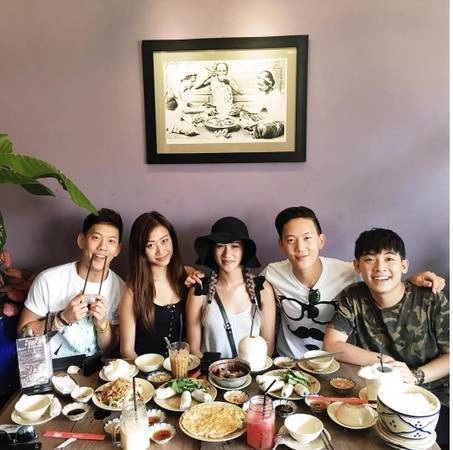 Phở Đặc Biệt cùng những người bạn của mình. Ảnh: phodacbiet