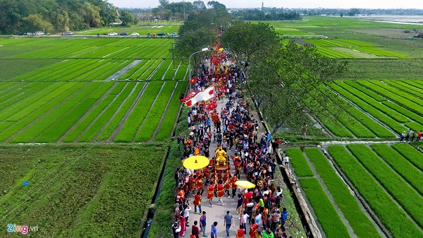 Một điểm đến khác ở Đông Anh là làng rối nước Đào Thục, nơi có hơn 300 lịch sử gắn bó với môn nghệ thuật này. Đến làng vào dịp xuân, du khách sẽ có cơ hội xem các màn diễn rối nước sinh động. Ảnh: Therealchrisparkle.