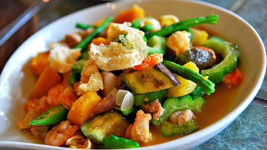 Món ngon Philippines -  Pinakbet - iVIVU.com