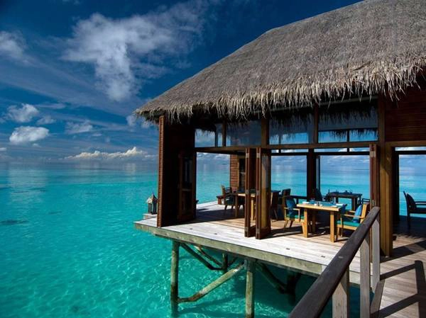 Nghỉ dưỡng trong một căn lều sang trọng trên làn nước trong vắt ở Maldives. anphoviet1trong100viecphaithutrongdoi-ivivu-12