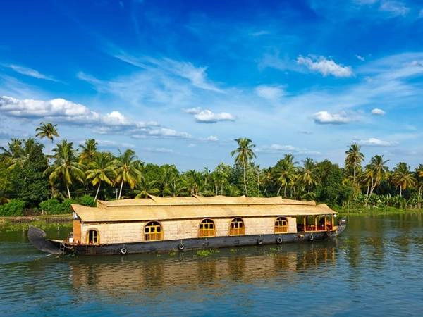 Bơi thuyền ở Kerala, Ấn Độ. anphoviet1trong100viecphaithutrongdoi-ivivu-6