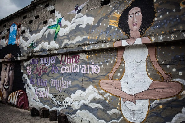 Ảnh: Juancho Torres Nghệ thuật đường phố này được thực hiện theo dự án có tên gọi "Painted for Life", giúp các họa sĩ có dịp trổ tài vẽ tranh trang trí lên vách tường, tòa nhà ở đường Comuna 13. Ảnh: Juancho Torres Nghệ thuật đường phố này được thực hiện theo dự án có tên gọi "Painted for Life", giúp các họa sĩ có dịp trổ tài vẽ tranh trang trí lên vách tường, tòa nhà ở đường Comuna 13.