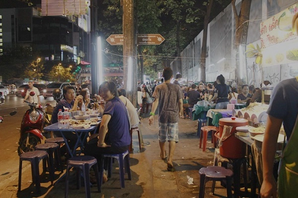 an-uong-da-doi-tai-4-thu-do-am-thuc-duong-pho-dong-nam-a-ivivu-1