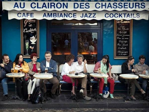 <strong>2. Paris, Pháp: </strong>Giá 1 chiếc burger: 29,63 USD, 1 ly cà phê: 5,79 USD, 1 chai rượu vang đỏ: 12,81 USD, 1 chiếc sandwich: 24,39 USD. Tổng cộng: 72,62 USD. <strong>2. Paris, Pháp: </strong>Giá 1 chiếc burger: 29,63 USD, 1 ly cà phê: 5,79 USD, 1 chai rượu vang đỏ: 12,81 USD, 1 chiếc sandwich: 24,39 USD. Tổng cộng: 72,62 USD.