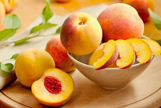 bầu ăn đào được không
