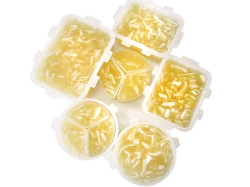 Người mới thưởng thức lần đầu có thể sẽ chưa quen với mùi hơi nặng vị biển của món ăn này. Tuy nhiên mùi thơm cay nồng nàn của gừng tươi thái mỏng sẽ làm át đi gần hết, rồi càng ăn bạn sẽ chỉ càng thêm thích thú. Ảnh: Foody. Người mới thưởng thức lần đầu có thể sẽ chưa quen với mùi hơi nặng vị biển của món ăn này. Tuy nhiên mùi thơm cay nồng nàn của gừng tươi thái mỏng sẽ làm át đi gần hết, rồi càng ăn bạn sẽ chỉ càng thêm thích thú. Ảnh: Foody.