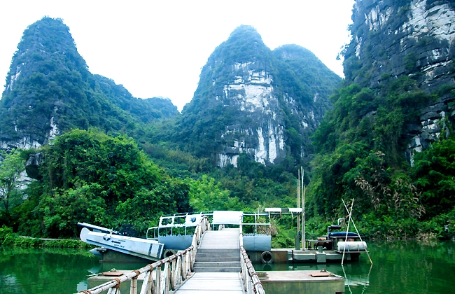 ba-diem-den-noi-tieng-cho-mot-ngay-du-ngoan-ninh-binh-ivivu-9