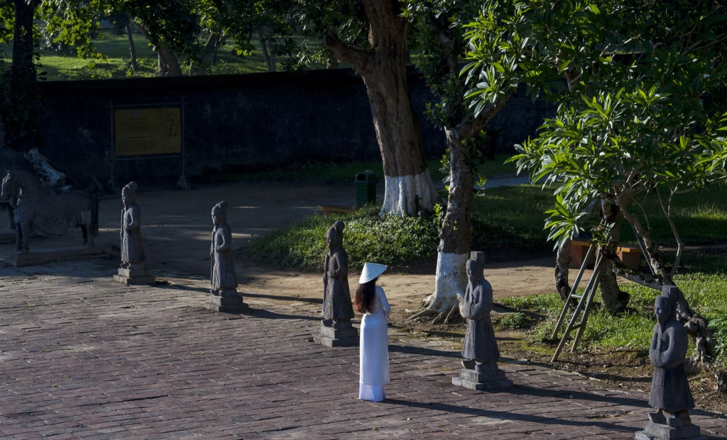 ba-lang-tam-nhung-vi-vua-trieu-nguyen-noi-tieng-ivivu-20