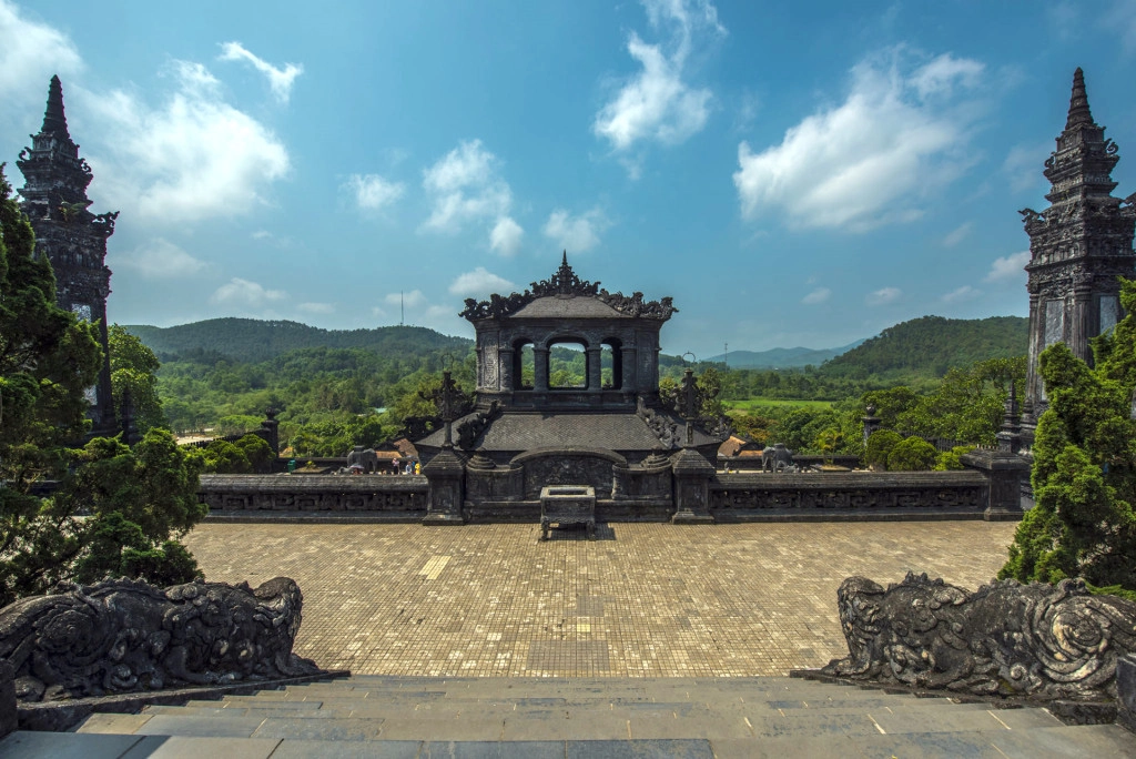 ba-lang-tam-nhung-vi-vua-trieu-nguyen-noi-tieng-ivivu-28