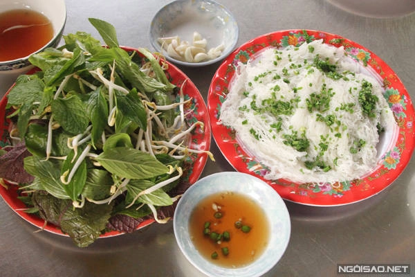 Đến Ninh Thuận nhớ thưởng thức món bánh hỏi lòng heo đặc biệt này nhé. Đến Ninh Thuận nhớ thưởng thức món bánh hỏi lòng heo đặc biệt này nhé.