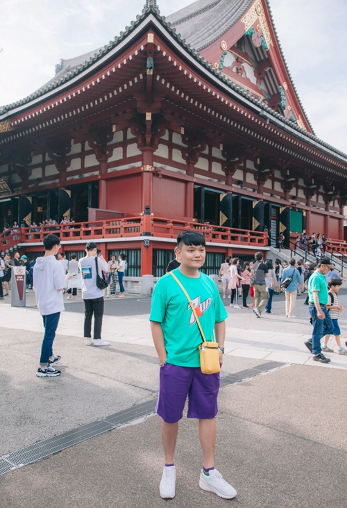 Chùa Asakusa Kannon được xem là ngôi chùa cổ kính và linh thiêng bậc nhất ở Tokyo được xây dựng để phụng thờ Quán Thế Âm Bồ Tát vào thế kỷ thứ VII và nhiều lần trùng tu, sửa chữa để có được dáng vẻ uy nghi như ngày nay. Chùa còn được biết đến với tên khác là chùa Sensoji. Chùa Asakusa Kannon được xem là ngôi chùa cổ kính và linh thiêng bậc nhất ở Tokyo được xây dựng để phụng thờ Quán Thế Âm Bồ Tát vào thế kỷ thứ VII và nhiều lần trùng tu, sửa chữa để có được dáng vẻ uy nghi như ngày nay. Chùa còn được biết đến với tên khác là chùa Sensoji.