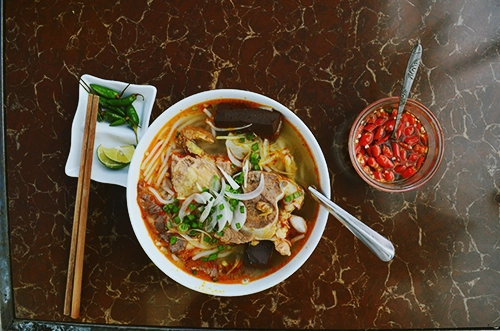 Giá cho một tô bún bò Huế ở Đà Lạt từ 30.000 đồng. Ảnh: Di Vỹ. Giá cho một tô bún bò Huế ở Đà Lạt từ 30.000 đồng. Ảnh: Di Vỹ.