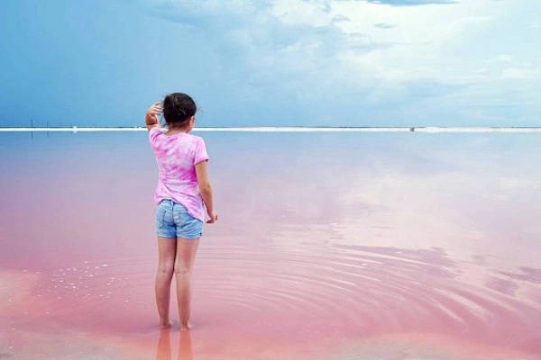 Las Coloradas hiện nay còn rất nguyên sơ nên đã trở thành một nơi nghỉ dưỡng lý tưởng. Las Coloradas hiện nay còn rất nguyên sơ nên đã trở thành một nơi nghỉ dưỡng lý tưởng.
