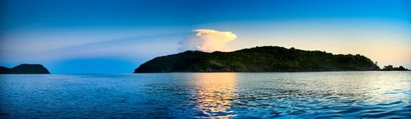 Đặc biệt, gần Mũi Ông Đội là Bãi Khem, dải cát trắng mịn đẹp nhất đảo Ngọc. Nằm ở phía Nam Phú Quốc, cách trung tâm thị trấn Dương Đông khoảng 25 km, Bãi Khem là điểm đến mới mẻ không thể bỏ qua khi khám phá Phú Quốc. Đặc biệt, gần Mũi Ông Đội là Bãi Khem, dải cát trắng mịn đẹp nhất đảo Ngọc. Nằm ở phía Nam Phú Quốc, cách trung tâm thị trấn Dương Đông khoảng 25 km, Bãi Khem là điểm đến mới mẻ không thể bỏ qua khi khám phá Phú Quốc.