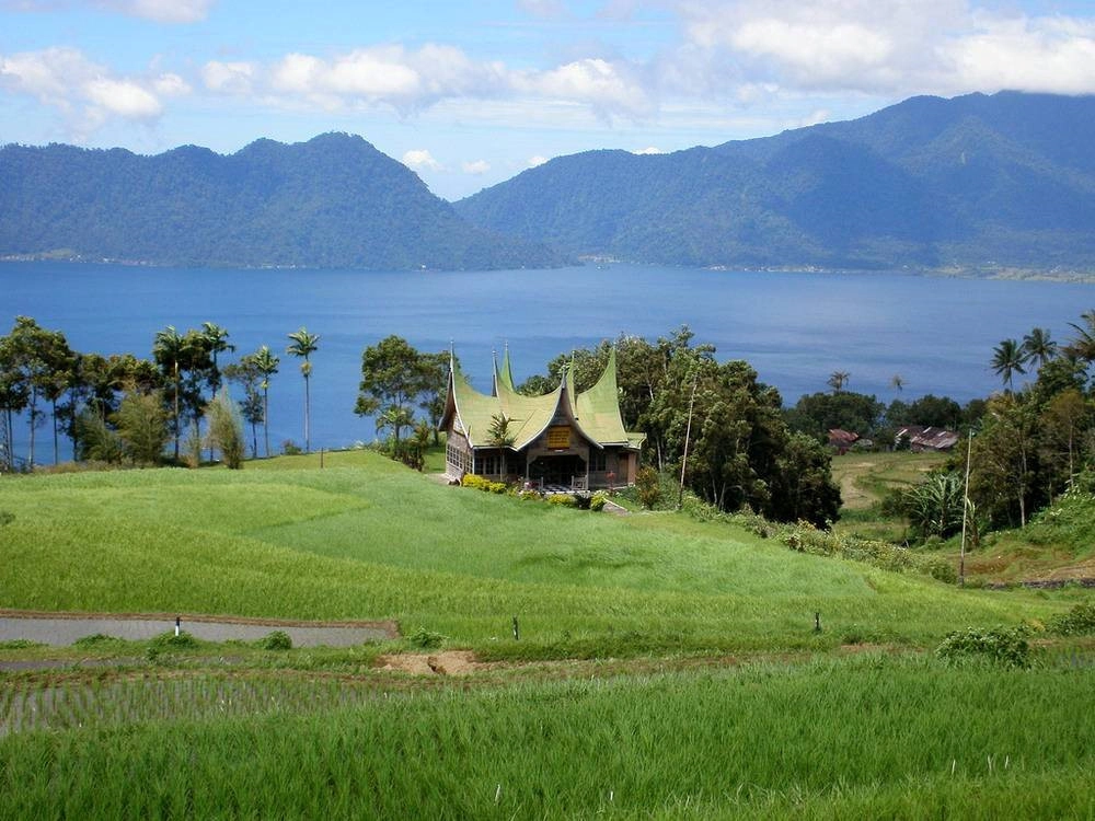 ban-biet-gi-ve-toc-nguoi-viet-co-minangkabau-o-indonesia-ivivu-8