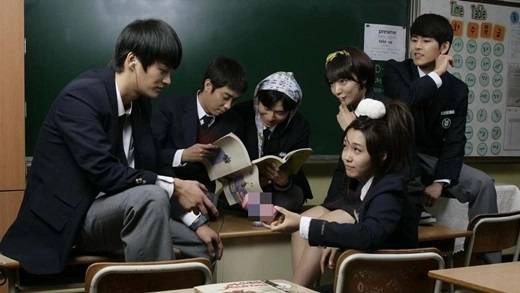 Để có được tấm vé danh giá vào đại học, các học sinh cấp 3 Hàn Quốc hầu như phải học ngày, học đêm. (Ảnh: Internet) Để có được tấm vé danh giá vào đại học, các học sinh cấp 3 Hàn Quốc hầu như phải học ngày, học đêm. (Ảnh: Internet)