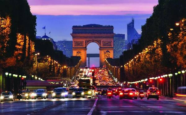 3. Paris: Đây là thành phố duy nhất trong top 10 bị tụt về số lượng du khách nước ngoài so với kỳ trước. Du khách ghé Paris chủ yếu đến từ London, New York, Tokyo, Rome và Frankfurt. Ảnh: Getty Images/iStockphoto. 3. Paris: Đây là thành phố duy nhất trong top 10 bị tụt về số lượng du khách nước ngoài so với kỳ trước. Du khách ghé Paris chủ yếu đến từ London, New York, Tokyo, Rome và Frankfurt. Ảnh: Getty Images/iStockphoto.