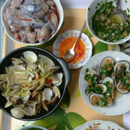 Do nguyên liệu chủ yếu được chế biến từ các loại hải sản tươi sống, mới lấy từ biển lên, nên khi ăn bạn còn cảm nhận được cả hương biển nồng nàn. Ảnh: Hàu sữa Long Sơn. banh-canh-hu-tieu-dam-huong-vi-bien-vung-tau-ivivu-3