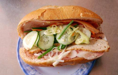 banh-mi-ta-co-gi-khien-tay-me-den-vay-ivivu5