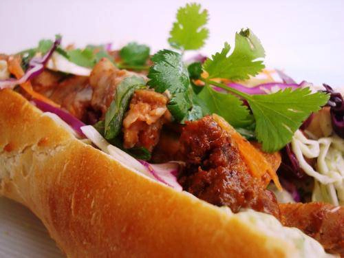 banh-mi-ta-co-gi-khien-tay-me-den-vay-ivivu6