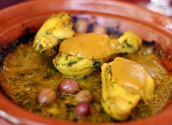 Tagine là món hầm trong nồi đất đến từ Bắc Phi Tagine là món hầm trong nồi đất đến từ Bắc Phi