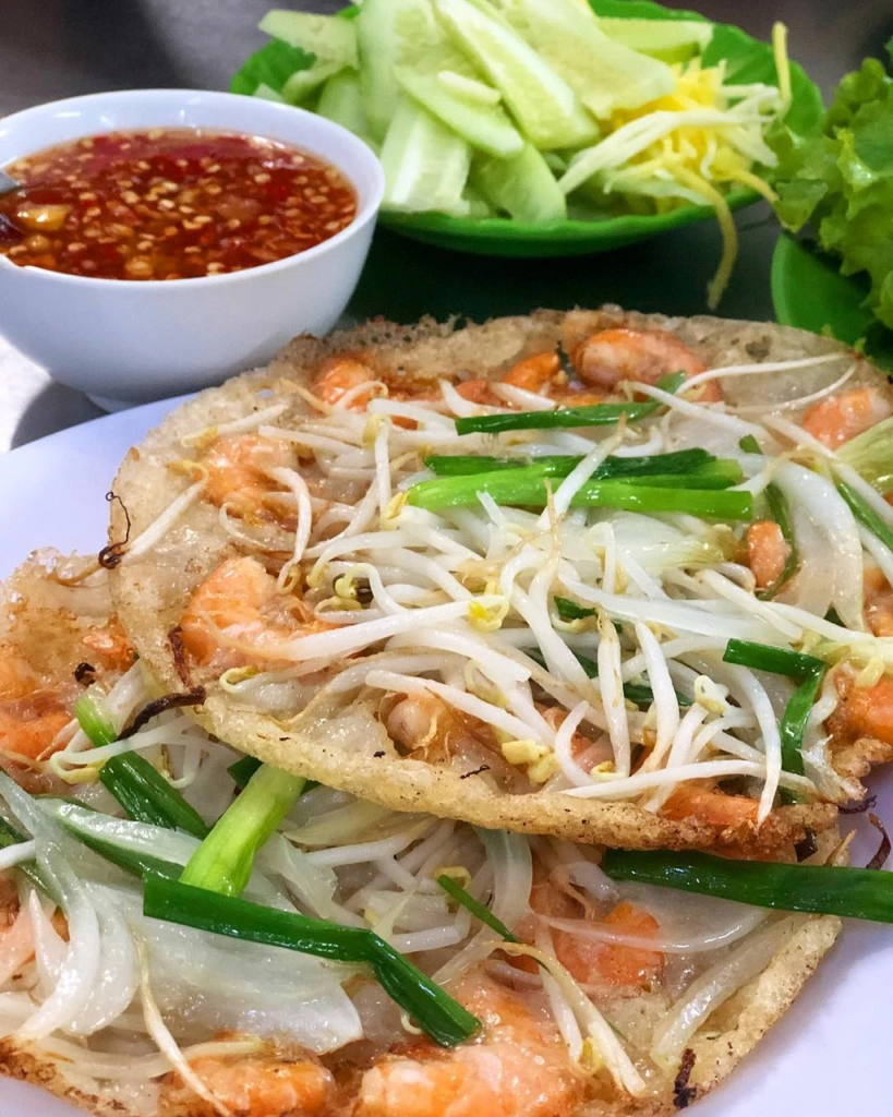 banh-xeo-tom-nhay-va-loat-mon-banh-ngon-o-quy-nhon-ivivu-1