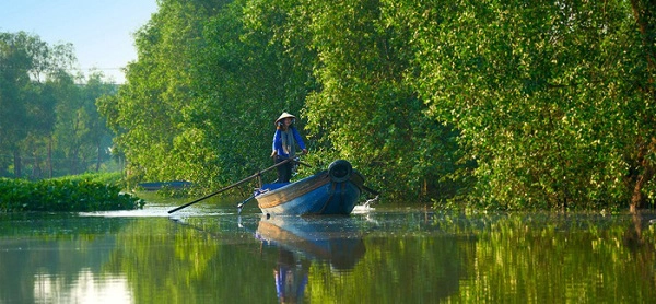 Cô lái đò - hình ảnh quen thuộc miền sông nước Cửu Long - Ảnh: azerai