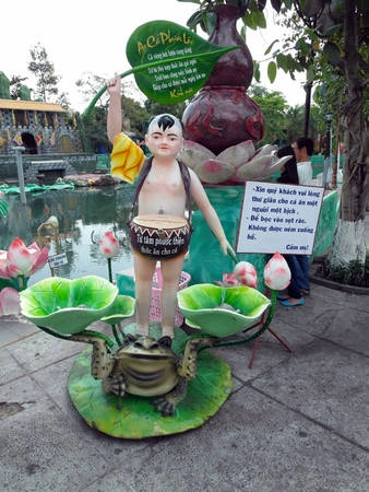 bao-singapore-so-sanh-suoi-tien-voi-cong-vien-haw-par-villa-ky-di-ivivu7