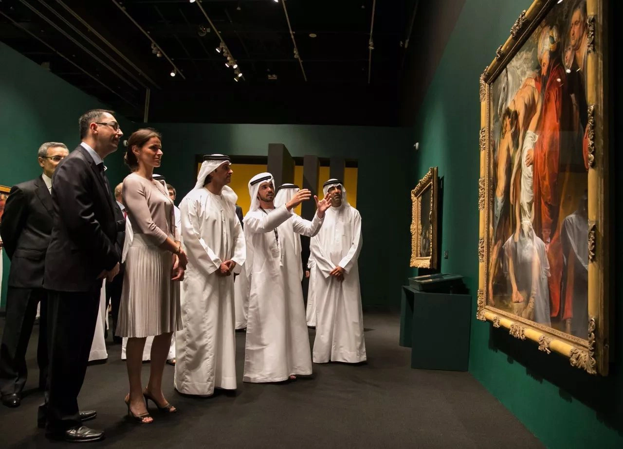 Các lãnh đạo UAE thăm bảo tàng. Các lãnh đạo UAE thăm bảo tàng.