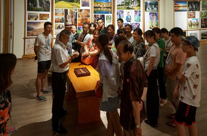 Bảo tàng không bán vé tham quan, du khách vào có hướng dẫn viên thuyết minh. Theo ban quản lý, bình quân mỗi ngày có khoảng 20 đoàn khách trong và ngoài nước vào bảo tàng. Bảo tàng không bán vé tham quan, du khách vào có hướng dẫn viên thuyết minh. Theo ban quản lý, bình quân mỗi ngày có khoảng 20 đoàn khách trong và ngoài nước vào bảo tàng.