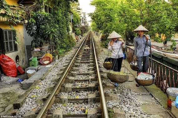 cuoc-song-tren-duong-tau-10-ivivu