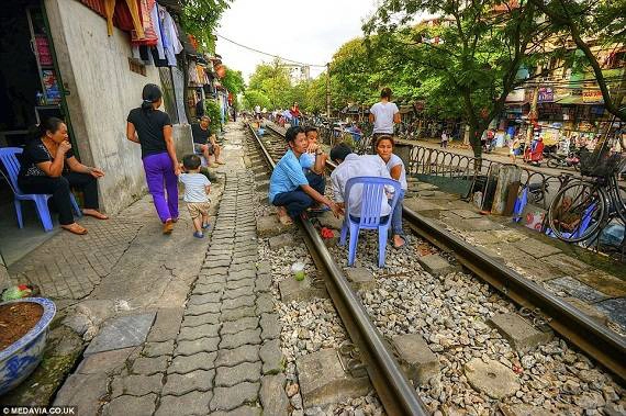 cuoc-song-tren-duong-tau-13-ivivu