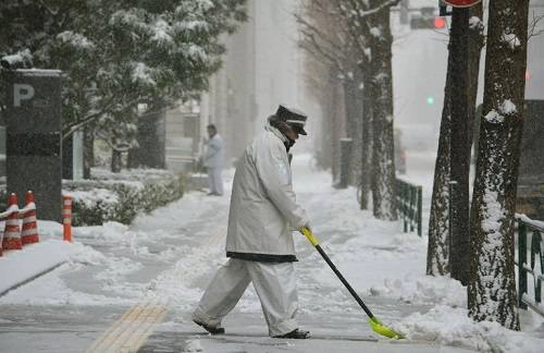 JAPAN-WEATHER-SNOW