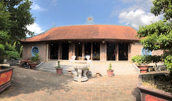 Đền thờ vua Lê Lợi thuộc địa phận huyện Nậm Nhùn, tỉnh Lai Châu. Đền được xây dựng vào năm 2012 để tưởng nhớ công lao của nhà vua trong lần dẹp loạn vùng Tây Bắc.